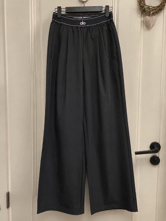 ALO Yoga Pants - Alo Yoga Black Suit Up Trouser NWT✨(Regular) - Suitable for all seasons😘